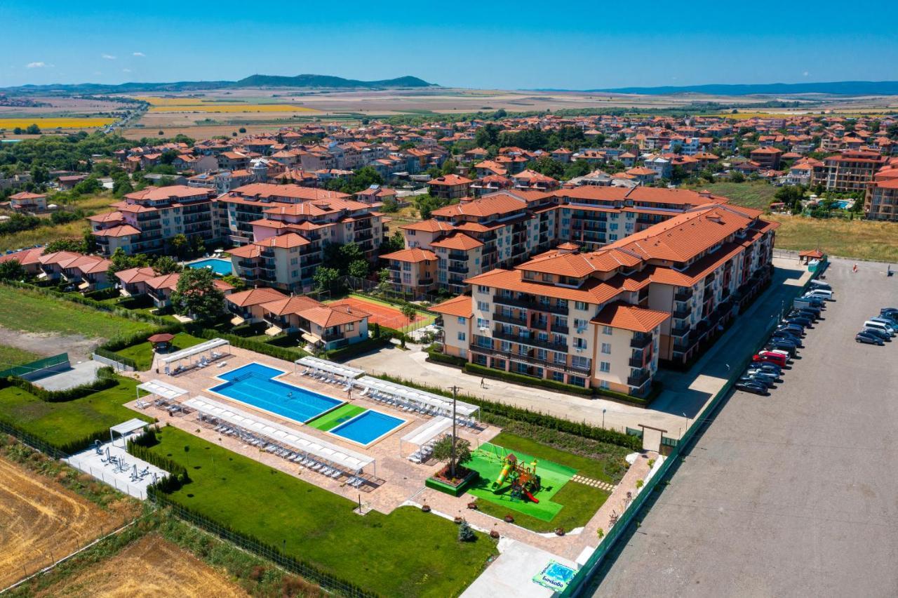 Apartcomplex Chateau Aheloy Luaran gambar
