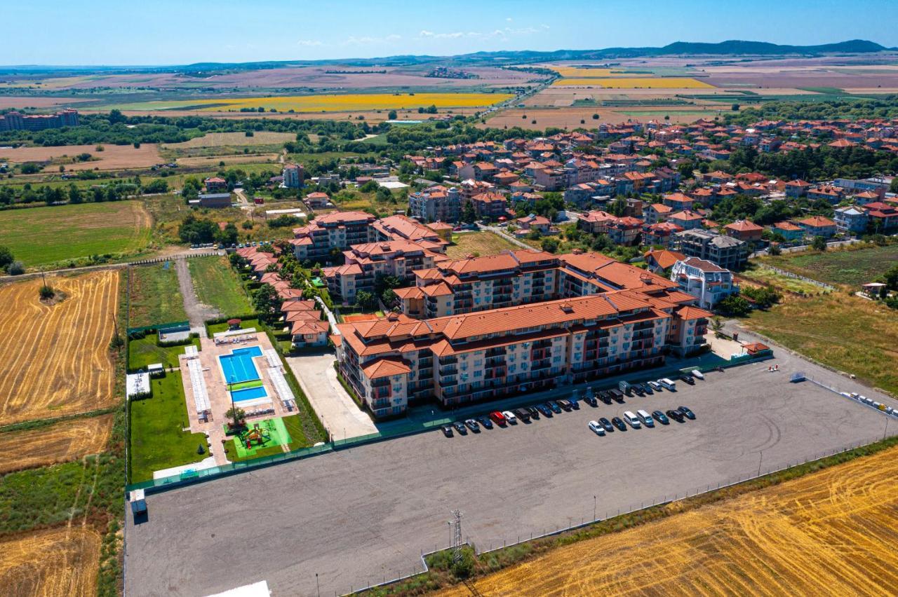 Apartcomplex Chateau Aheloy Luaran gambar