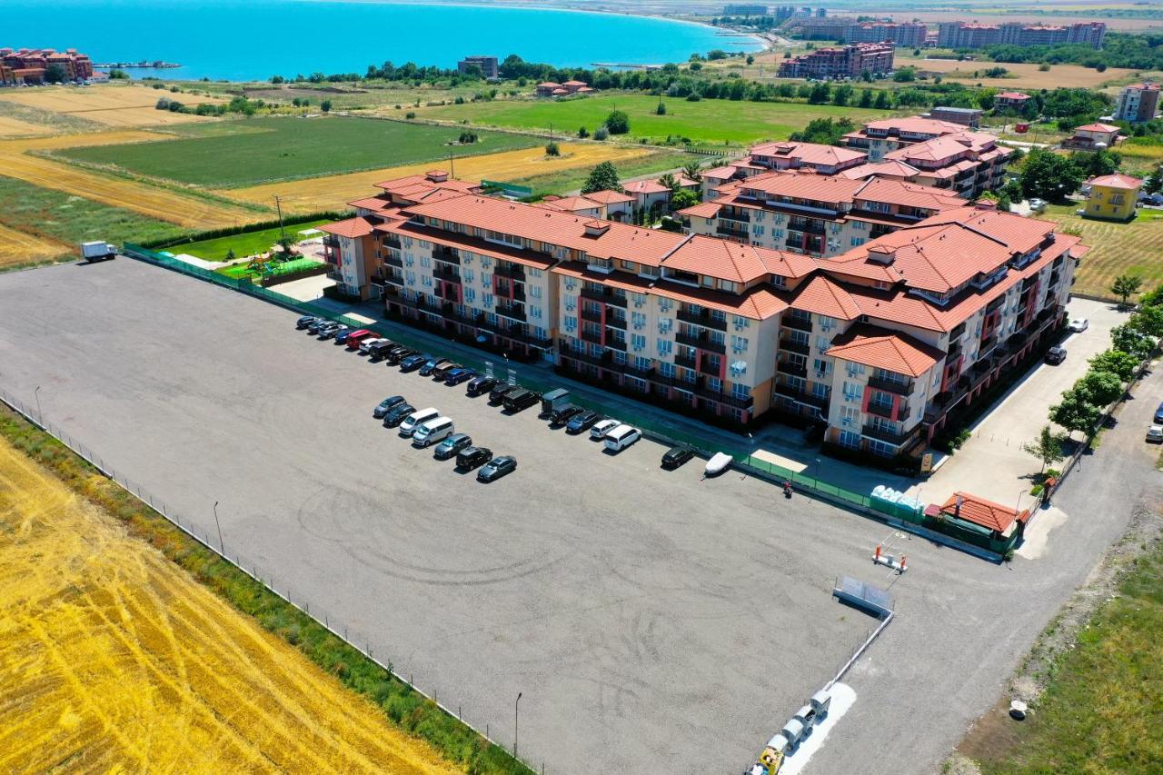 Apartcomplex Chateau Aheloy Luaran gambar