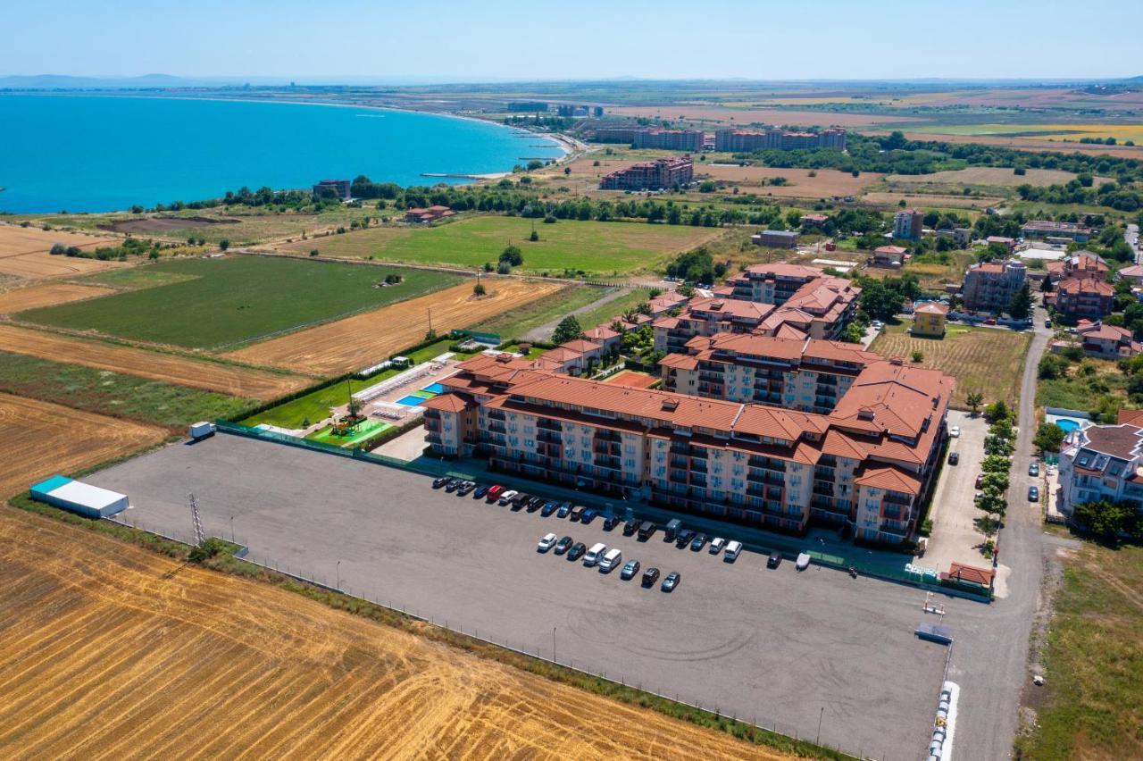 Apartcomplex Chateau Aheloy Luaran gambar