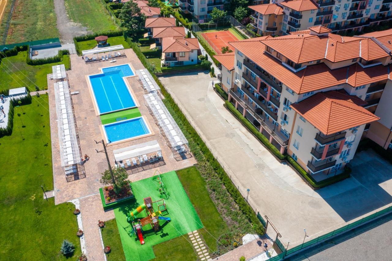 Apartcomplex Chateau Aheloy Luaran gambar