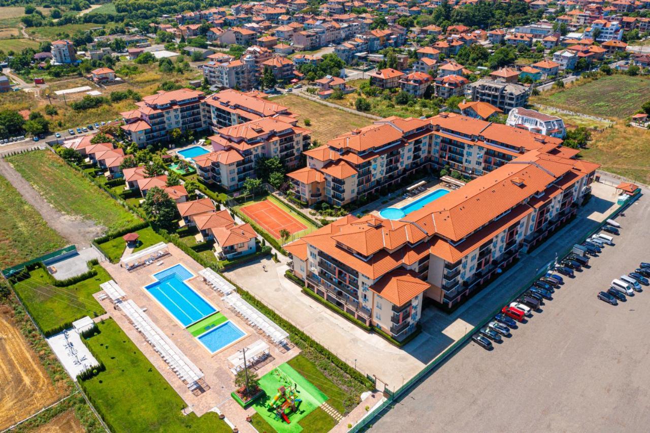 Apartcomplex Chateau Aheloy Luaran gambar