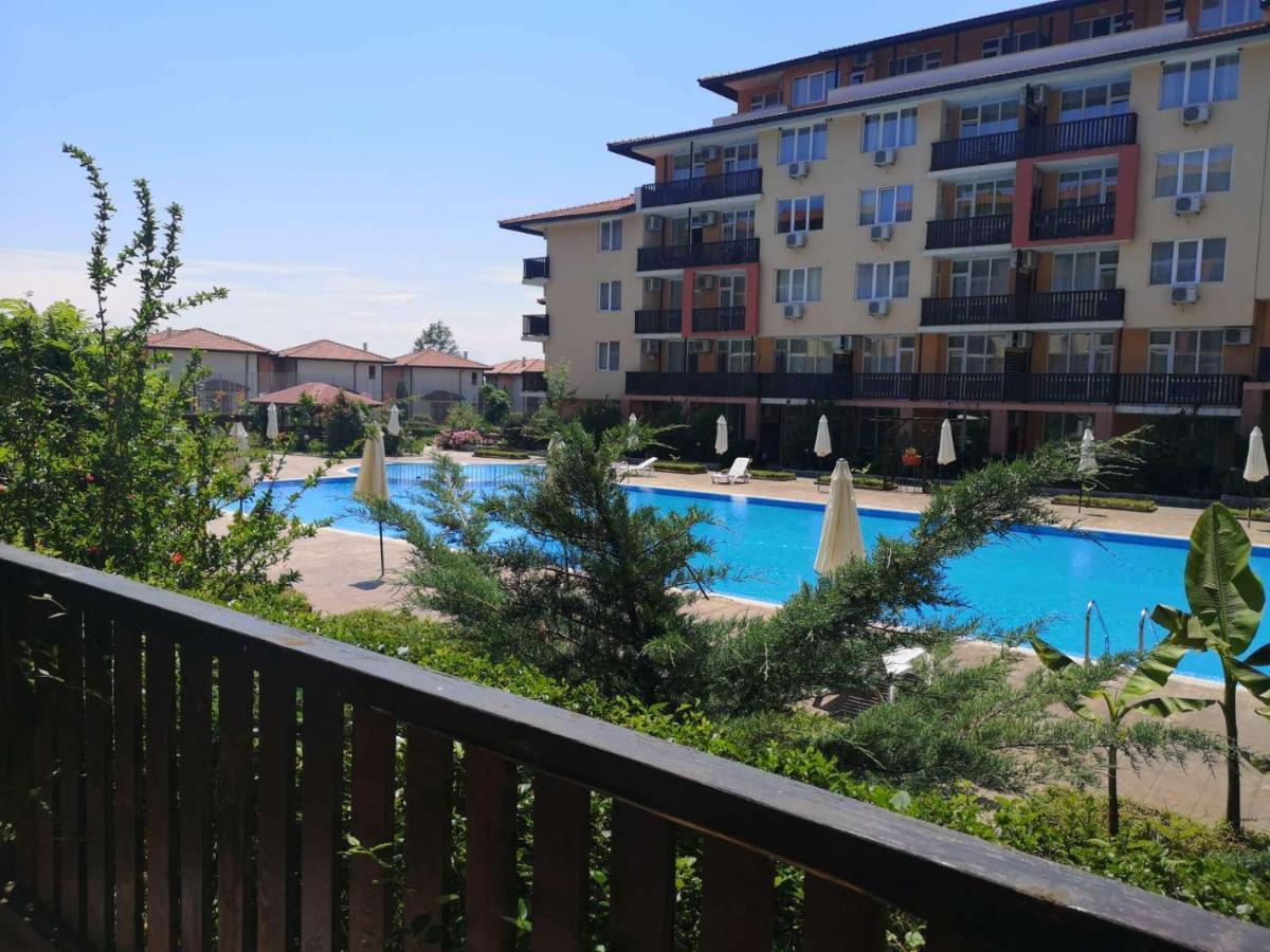 Apartcomplex Chateau Aheloy Luaran gambar