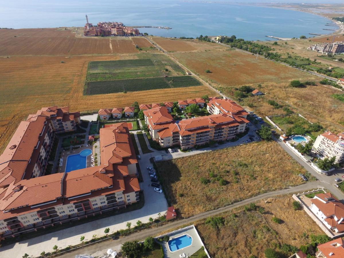 Apartcomplex Chateau Aheloy Luaran gambar