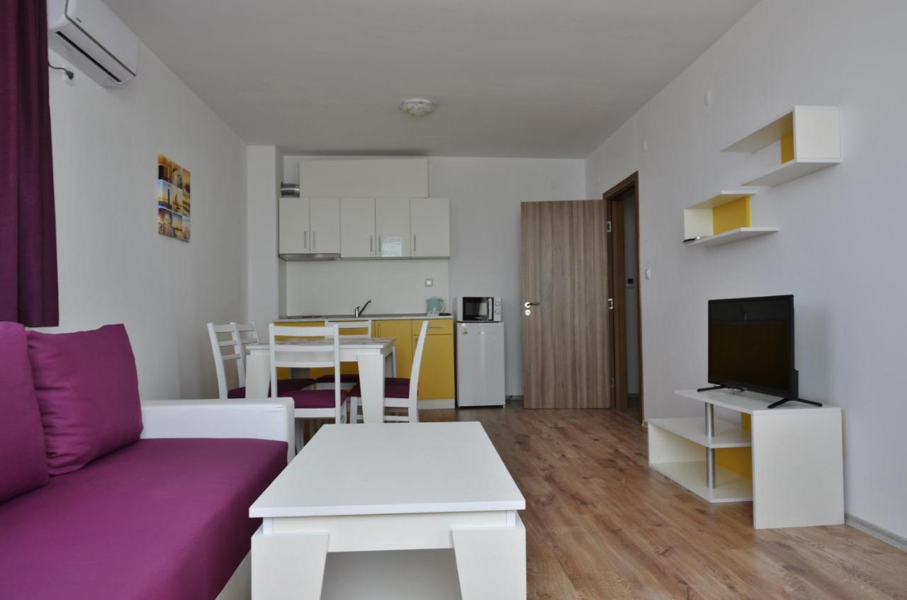 Apartcomplex Chateau Aheloy Luaran gambar
