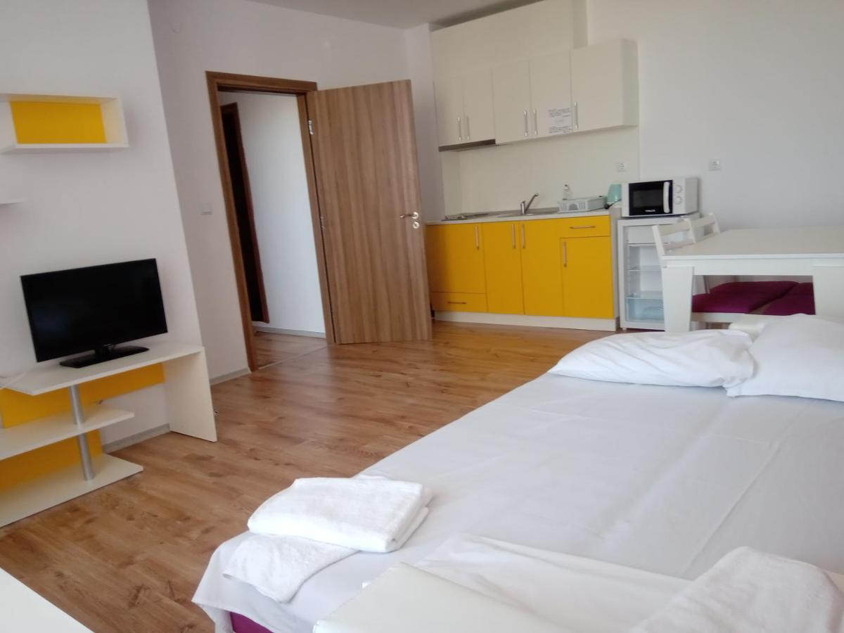 Apartcomplex Chateau Aheloy Luaran gambar