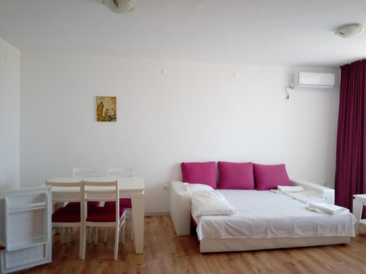 Apartcomplex Chateau Aheloy Luaran gambar