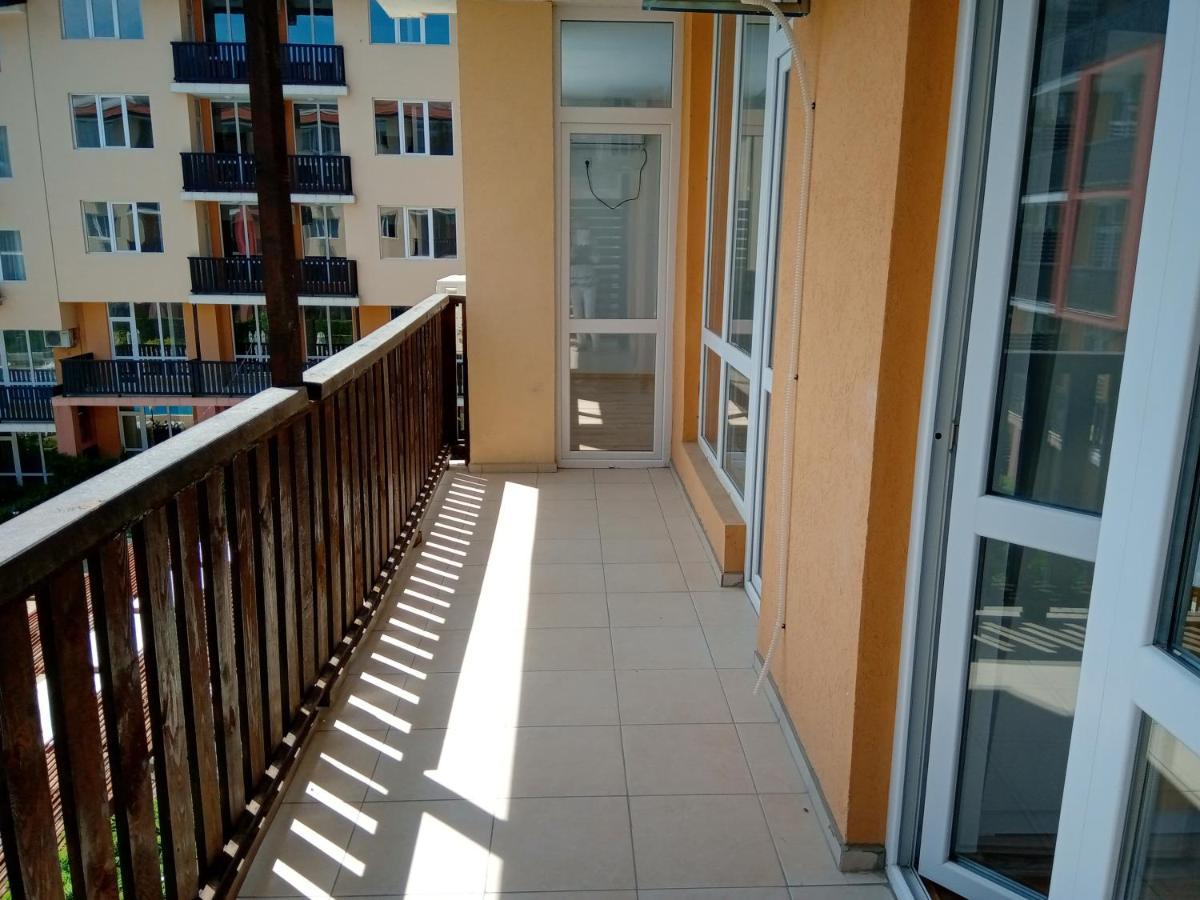 Apartcomplex Chateau Aheloy Luaran gambar