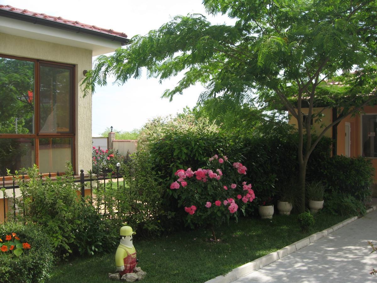 Apartcomplex Chateau Aheloy Luaran gambar