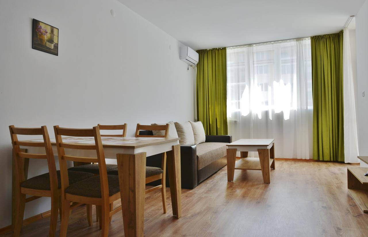 Apartcomplex Chateau Aheloy Luaran gambar