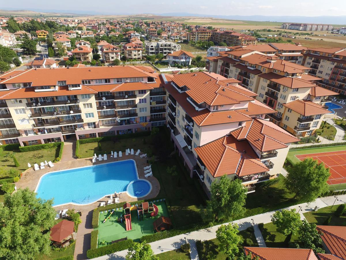 Apartcomplex Chateau Aheloy Luaran gambar