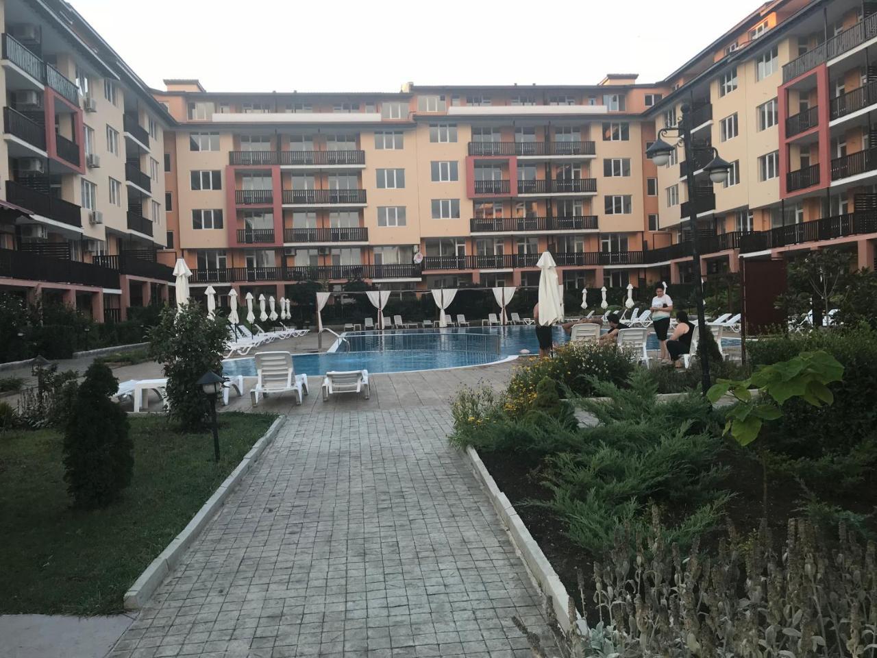 Apartcomplex Chateau Aheloy Luaran gambar